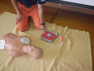 AED使用方法の画像1
