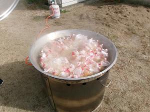 防災鍋を使った包装食の炊飯
