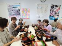 昼食の様子
