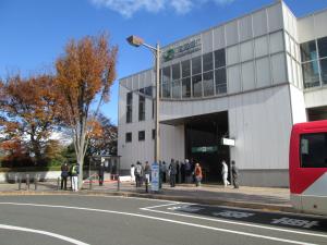 名取駅西口広場