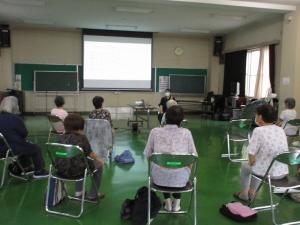 高舘大学ロコモ体操1