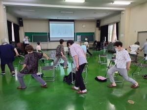 高舘大学ロコモ体操2