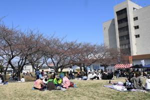 市役所前広場