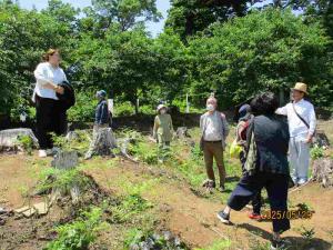 熊野那智神社経塚群発掘報告会現地2