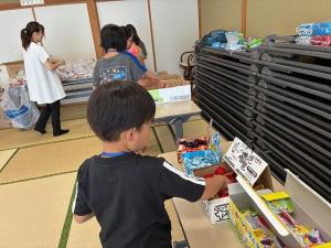 こども大学景品袋詰め
