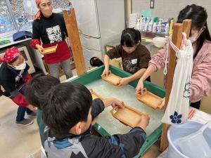 こども大学和紙作り3