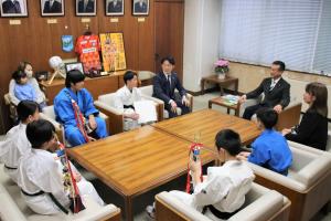 山田市長に報告１