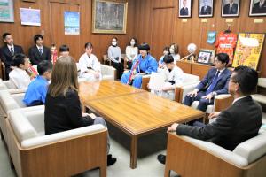 山田市長に報告２