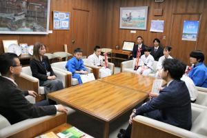 山田市長に報告３