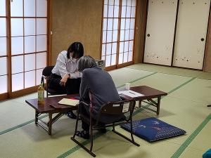 自由来館の様子