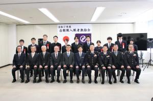 入隊予定者と記念撮影