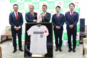 山田市長と記念撮影