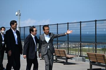 (令和5年6月26日）渡辺復興大臣が閖上地区を来訪されましたの画像1