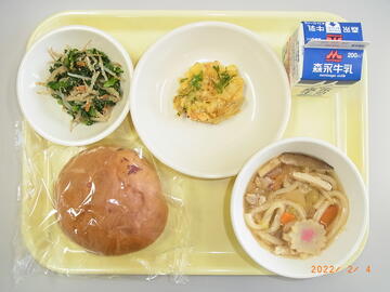 中学校給食見本の画像