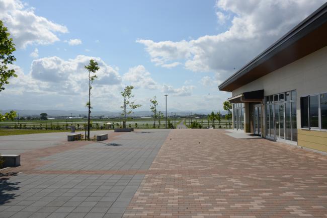 墓地公園管理棟周辺