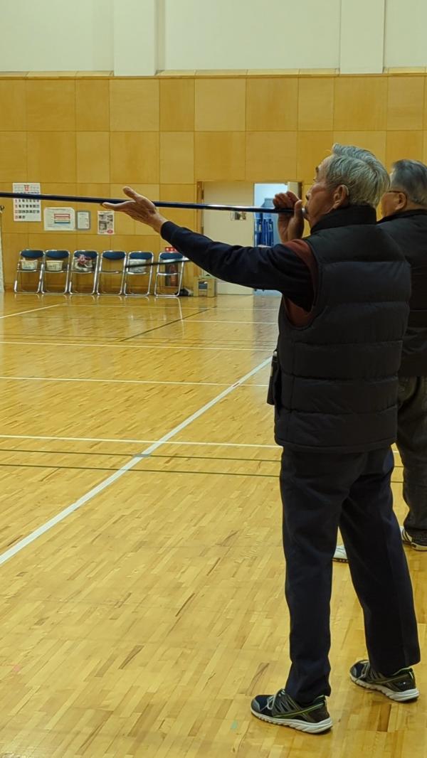 的を狙う目は、真剣そのもの